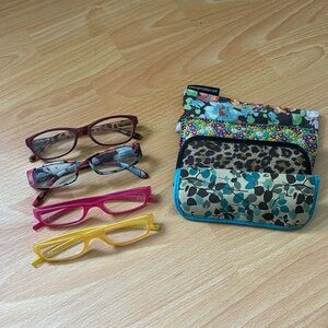 4 pairs of reading glasses